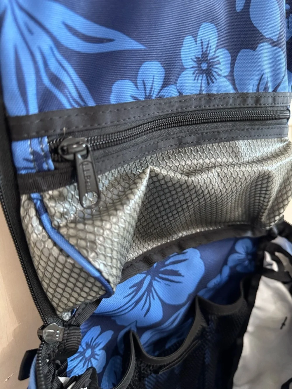 L.L. Bean Navy and Light Blue Floral Toiletries Accessories Tote Bag - Picture 10 of 12